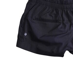 Lululemon Spring Break Away‎ Shorts Womens Athletic Casual Black Size 4 6